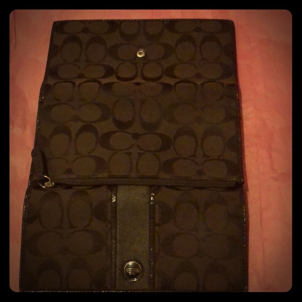 Pre New Coach Wallet Barely Used With Check Book - image 2